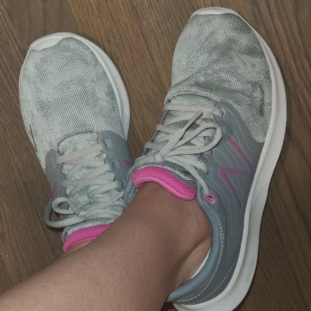 New balance running shoes size 8
